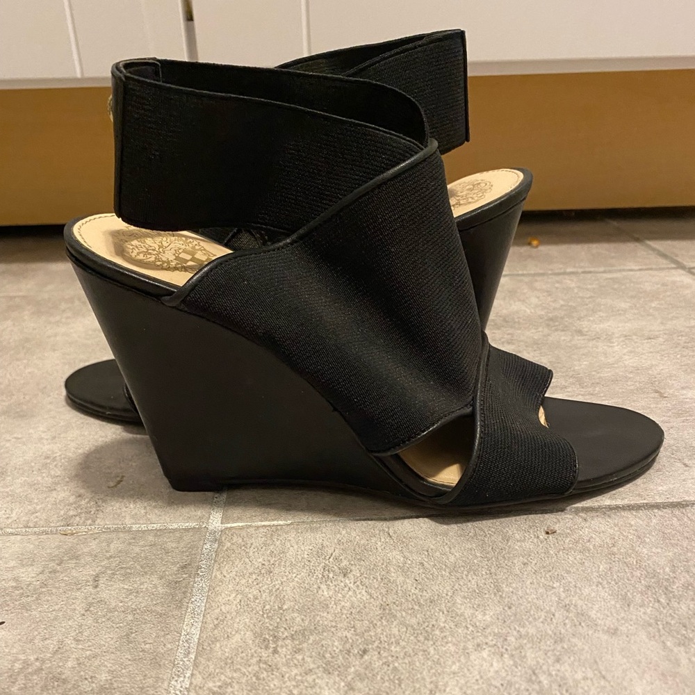 Vince Camuto Xylia Wedge, Size 7, Black
